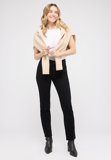 Jeans Dolly mit cleanem Denim