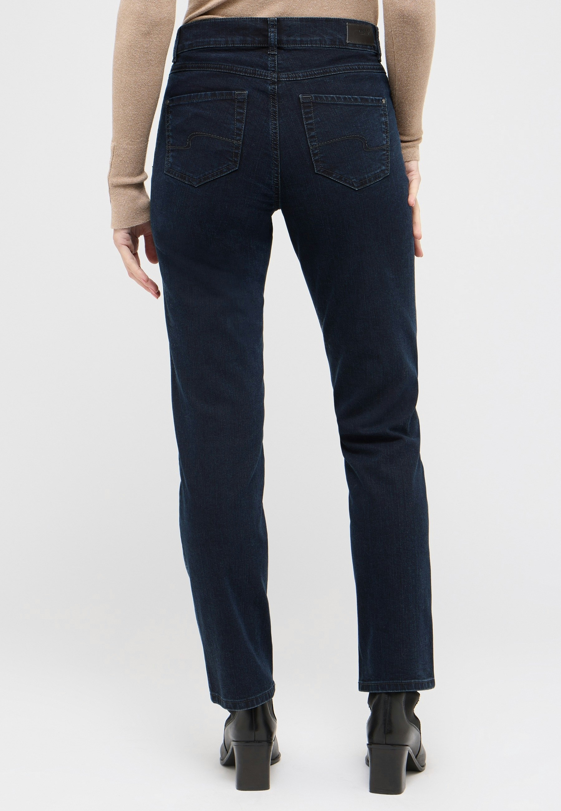 Jeans Dolly mit cleanem Denim