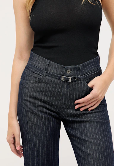 Jeans Liz Belt mit Nadelstreifen