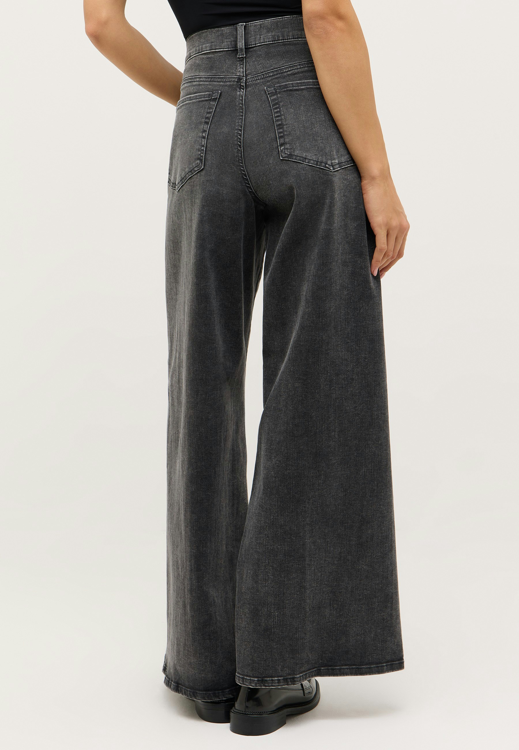 Jeans Liva Seam Rivet