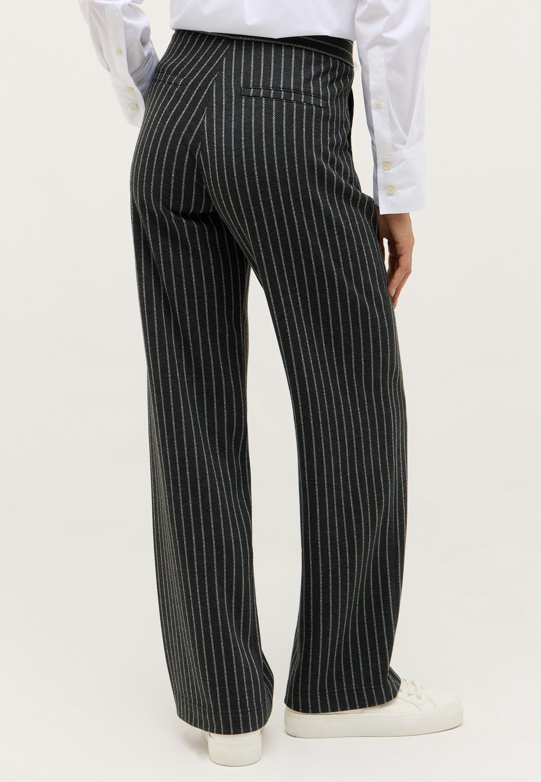 Hose Liz Easy mit Nadelstreifen