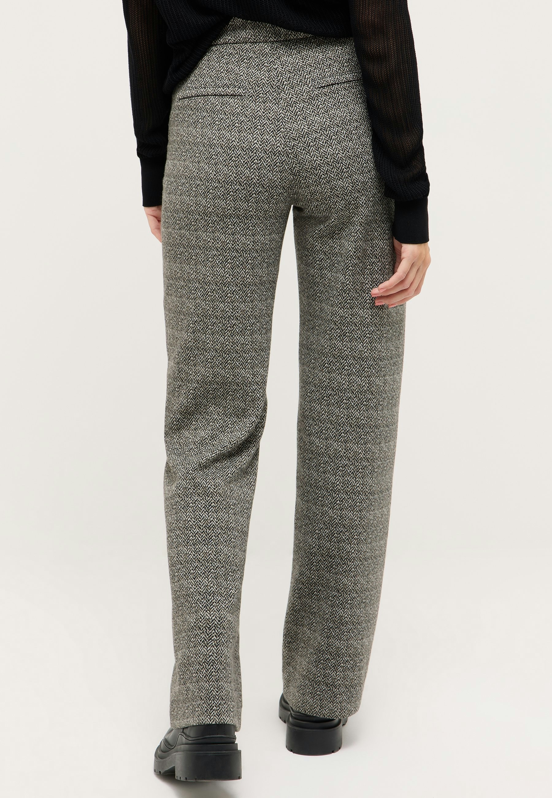 Hose Liz Easy mit Fischgrätmuster