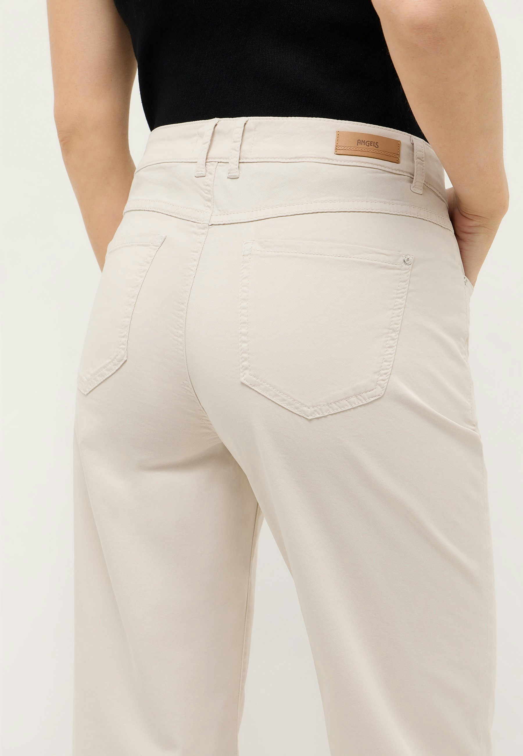 Lara aus Summer Cotton