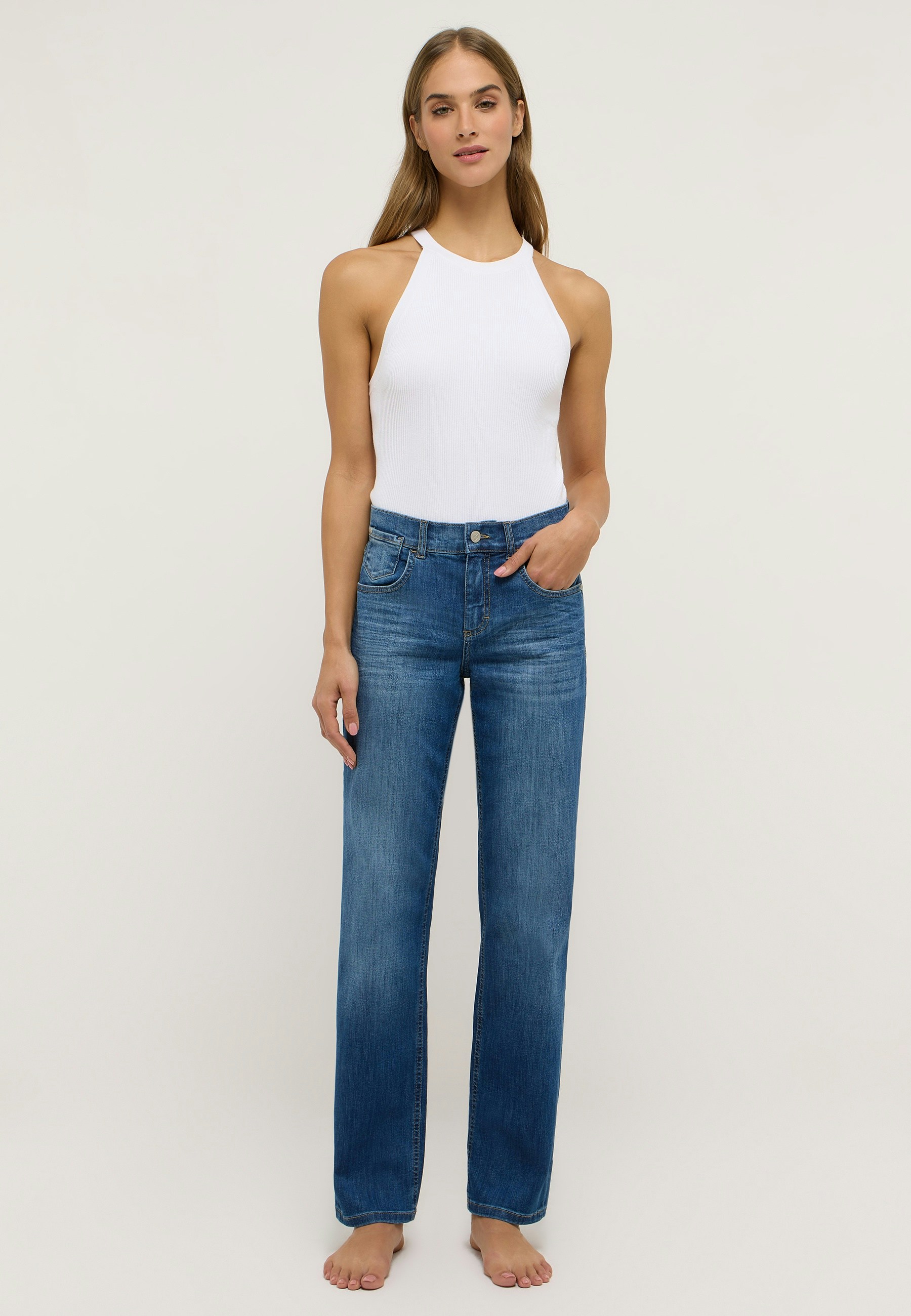 Straight jeans in 5-pocket design