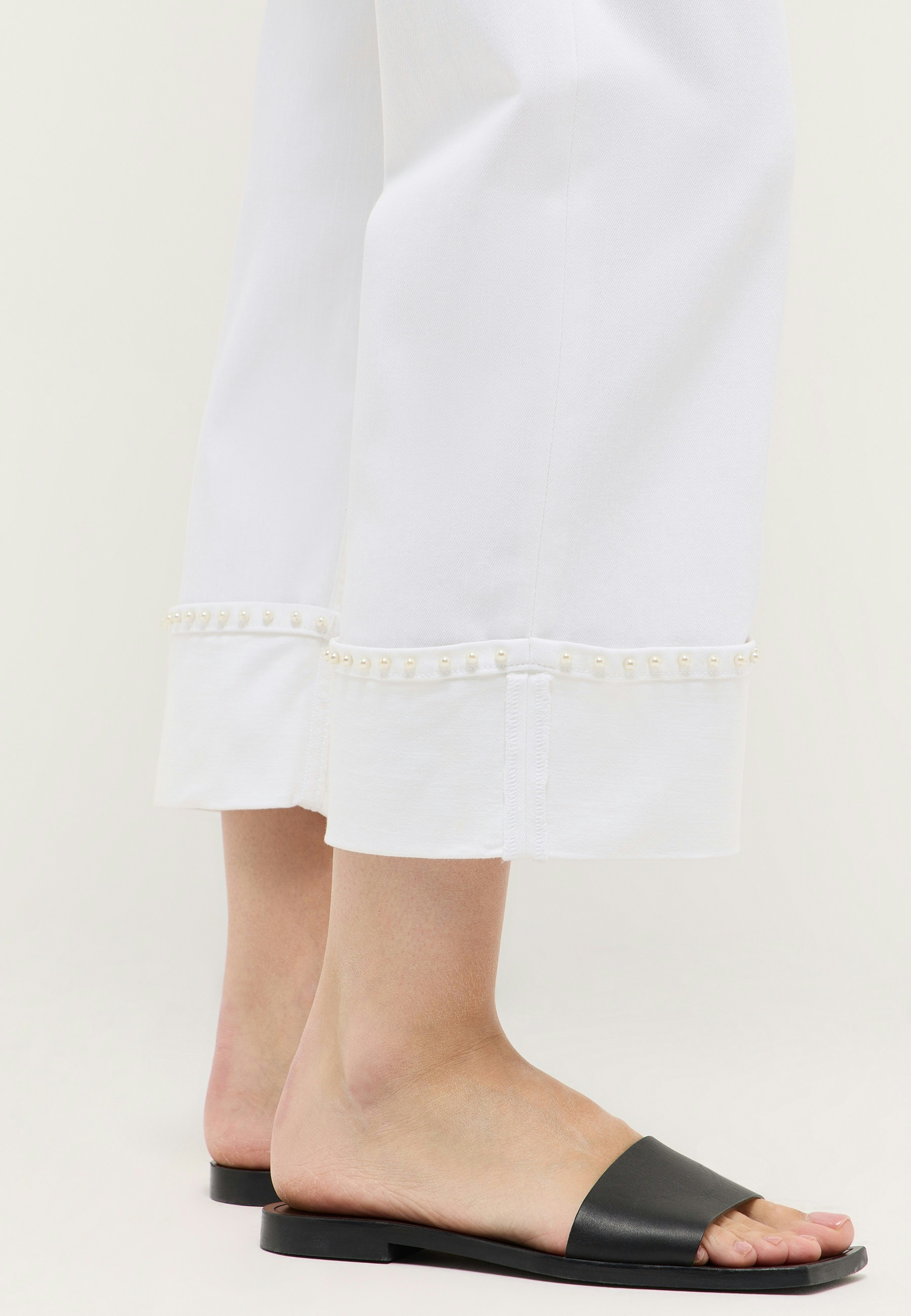 Linn Cool with Pearls