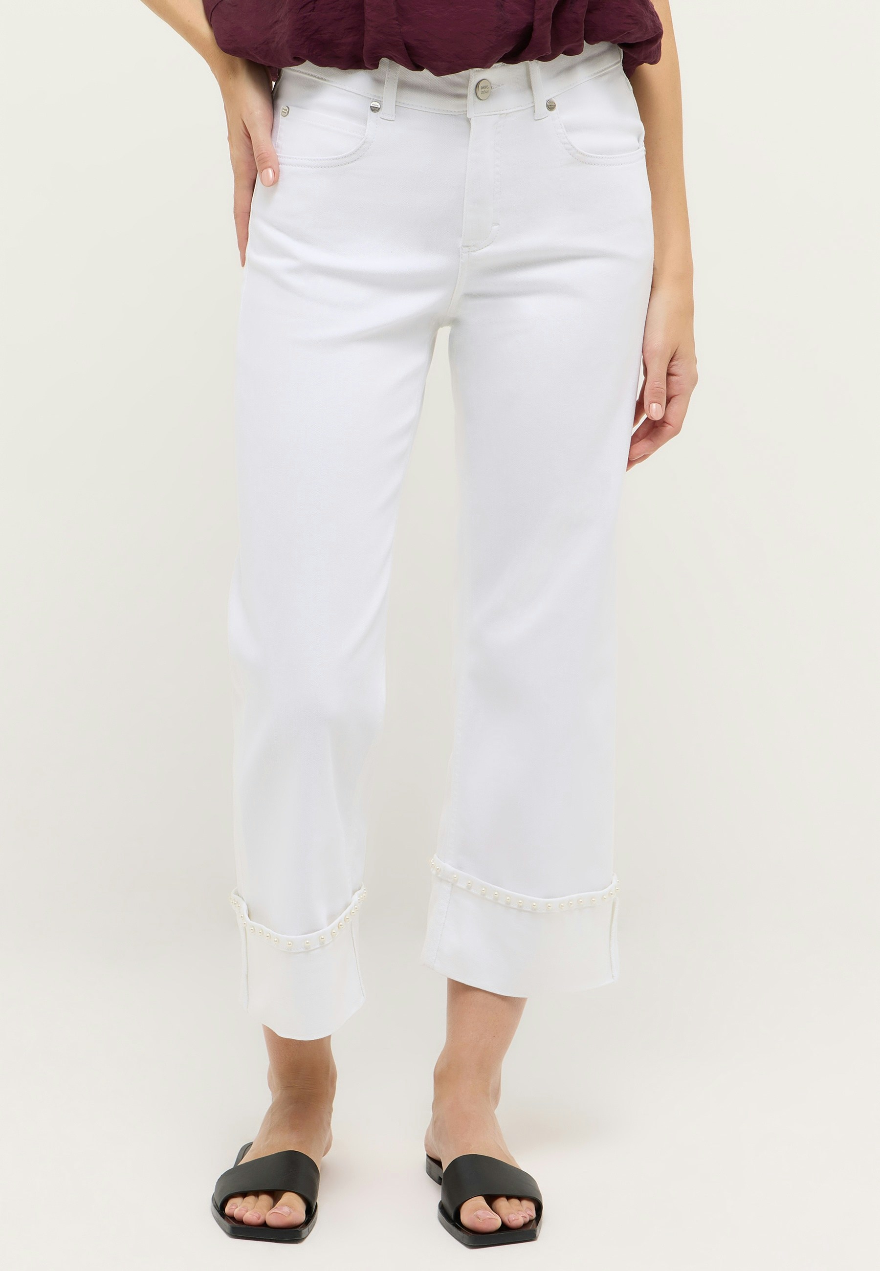 Linn Cool with Pearls