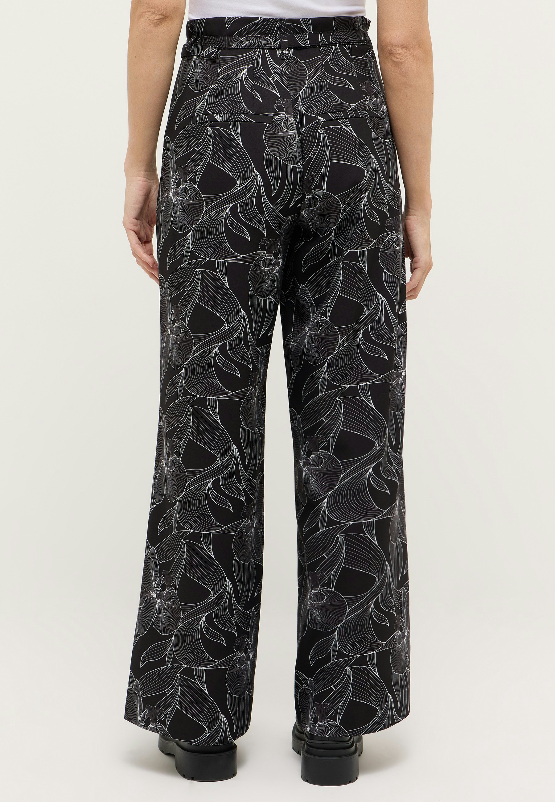 Liva Sleek mit floralem Muster