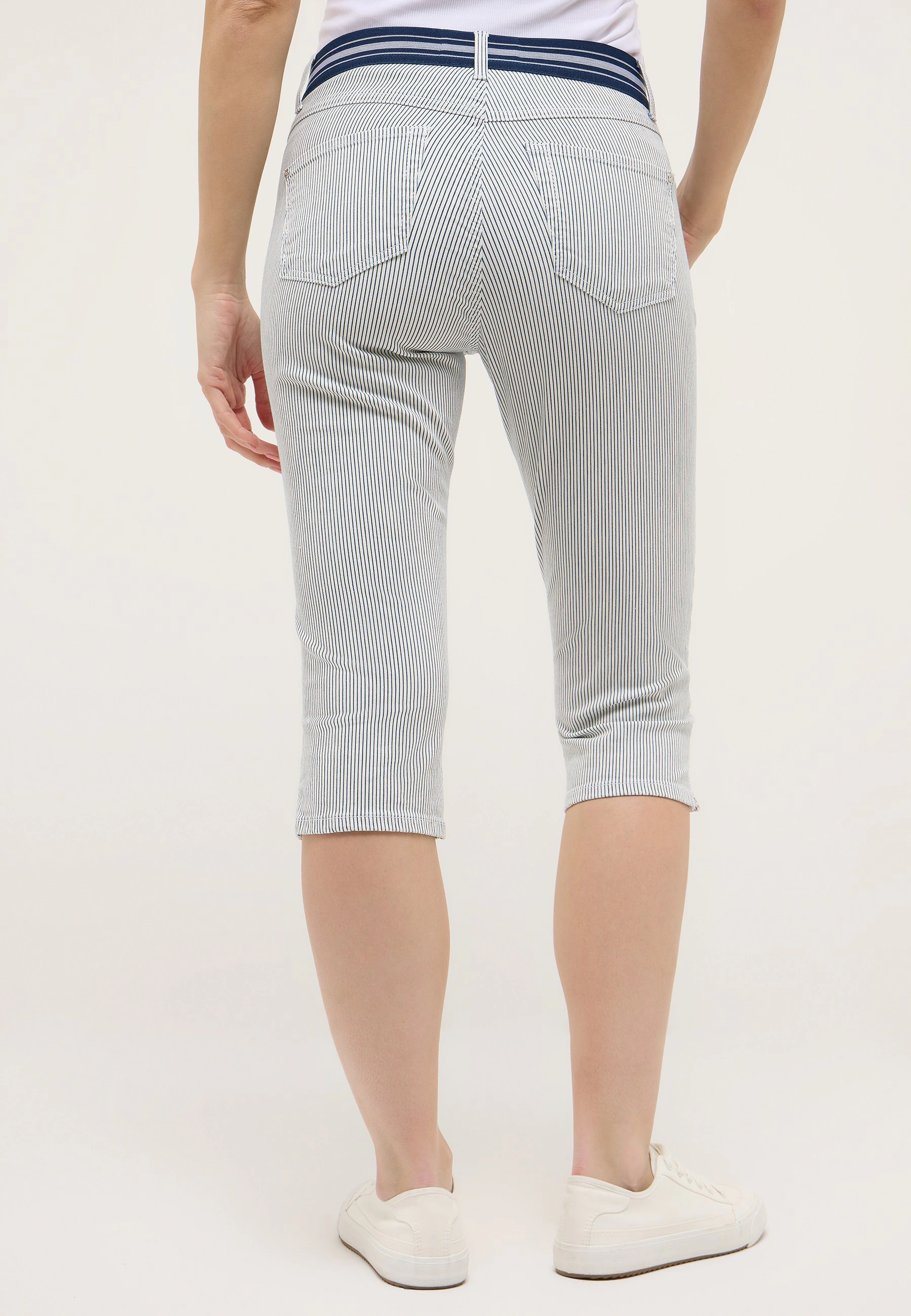 Anacapri Sporty mit Nadelstreifen