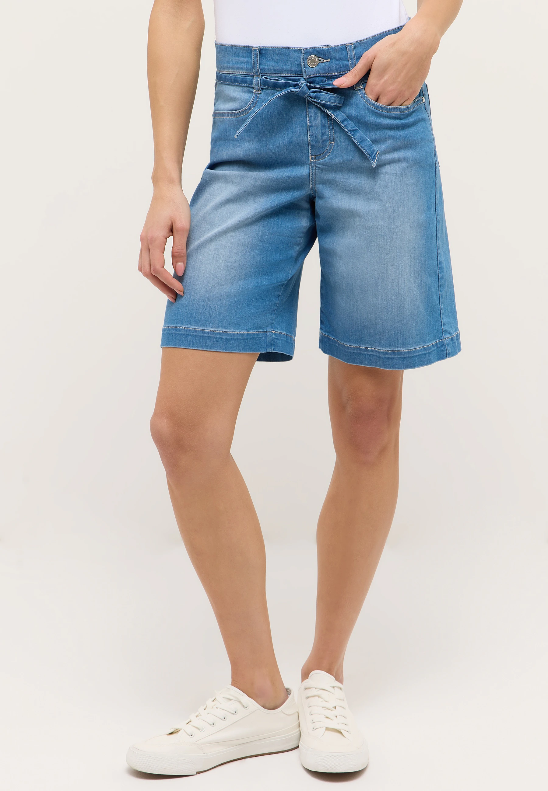 Bermuda Lia City mit Gürtel