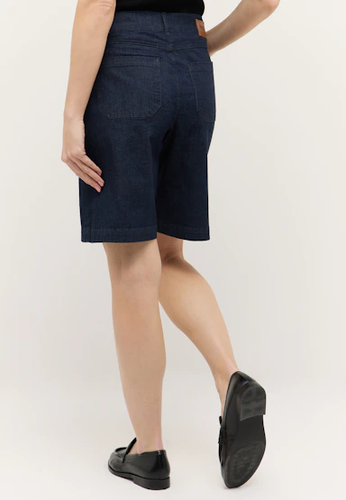 Bermuda Lia Urban