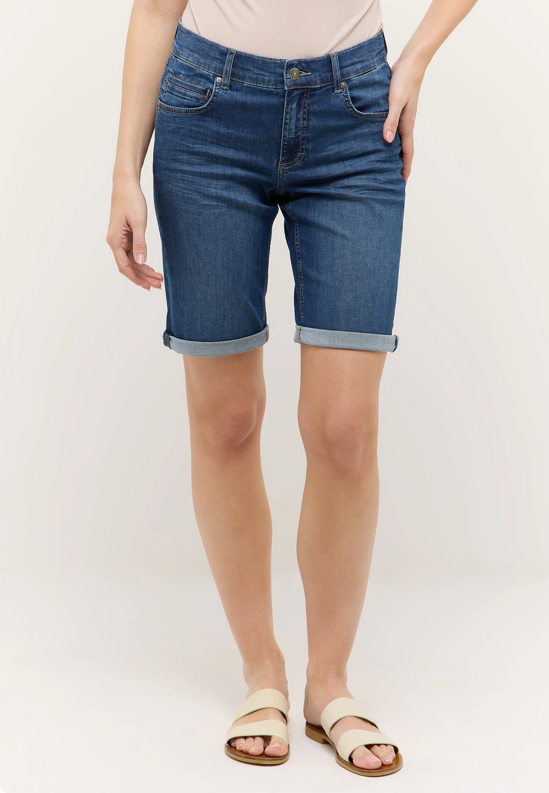 Basic Bermuda Shorts Turn Up