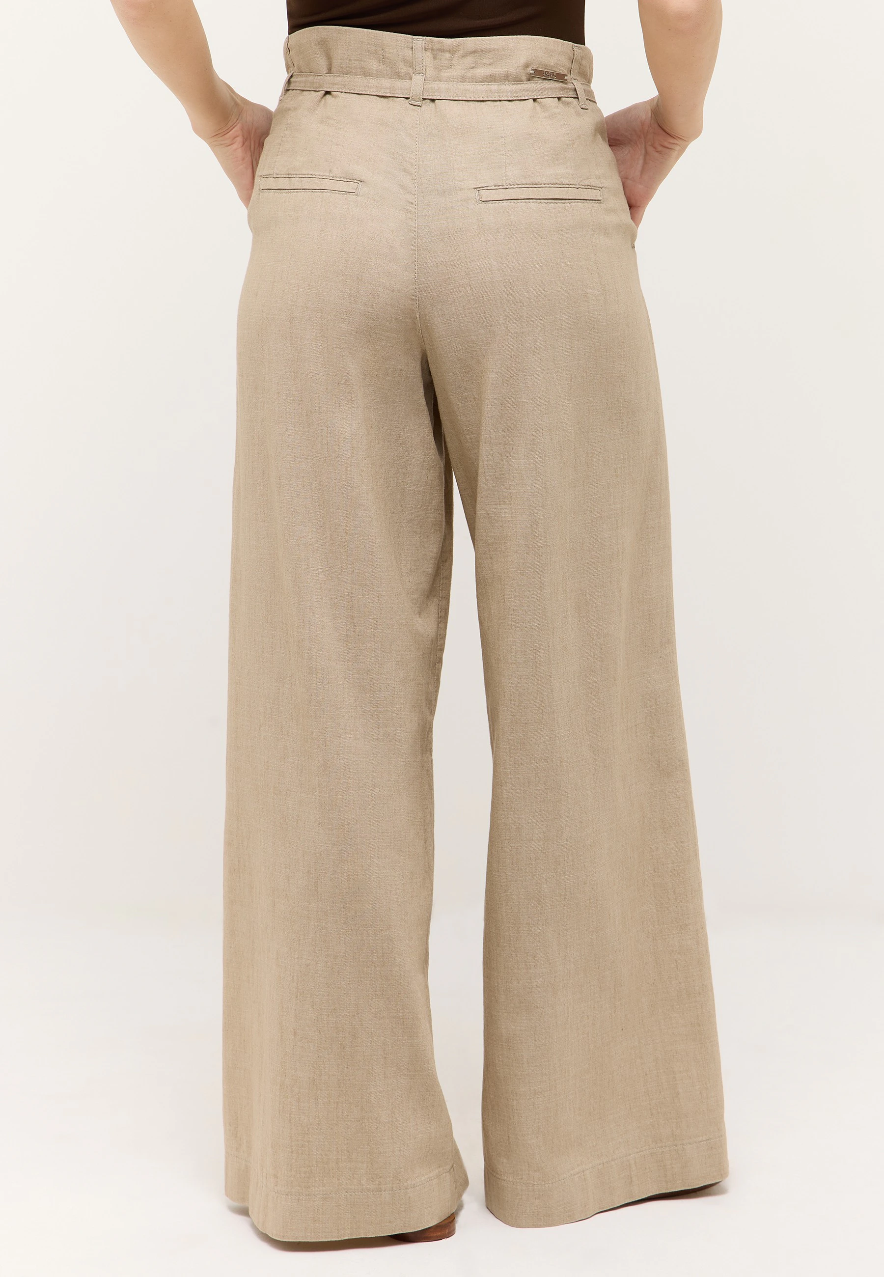 Liva Sleek mit Leinen-Optik