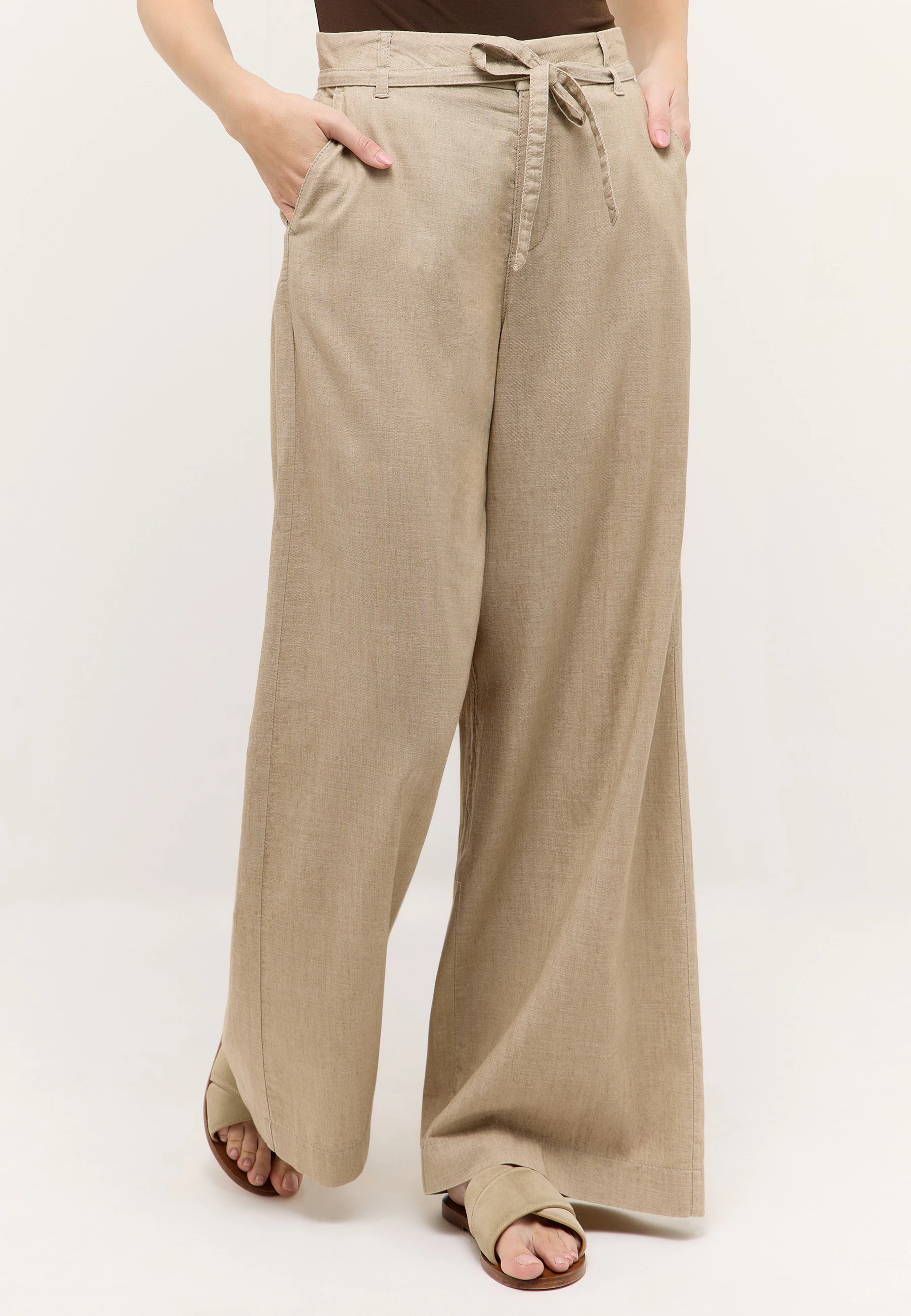 Liva Sleek mit Leinen-Optik