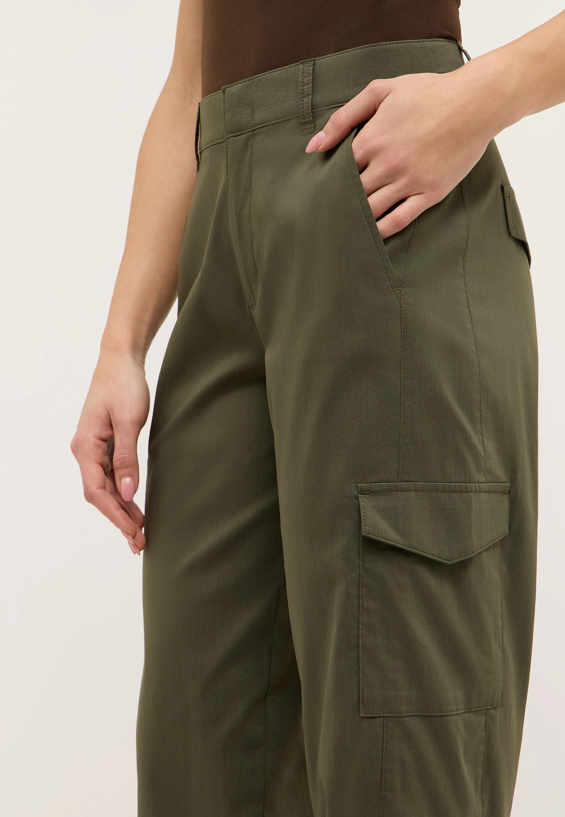 Hose Evy mit Cargo-Taschen