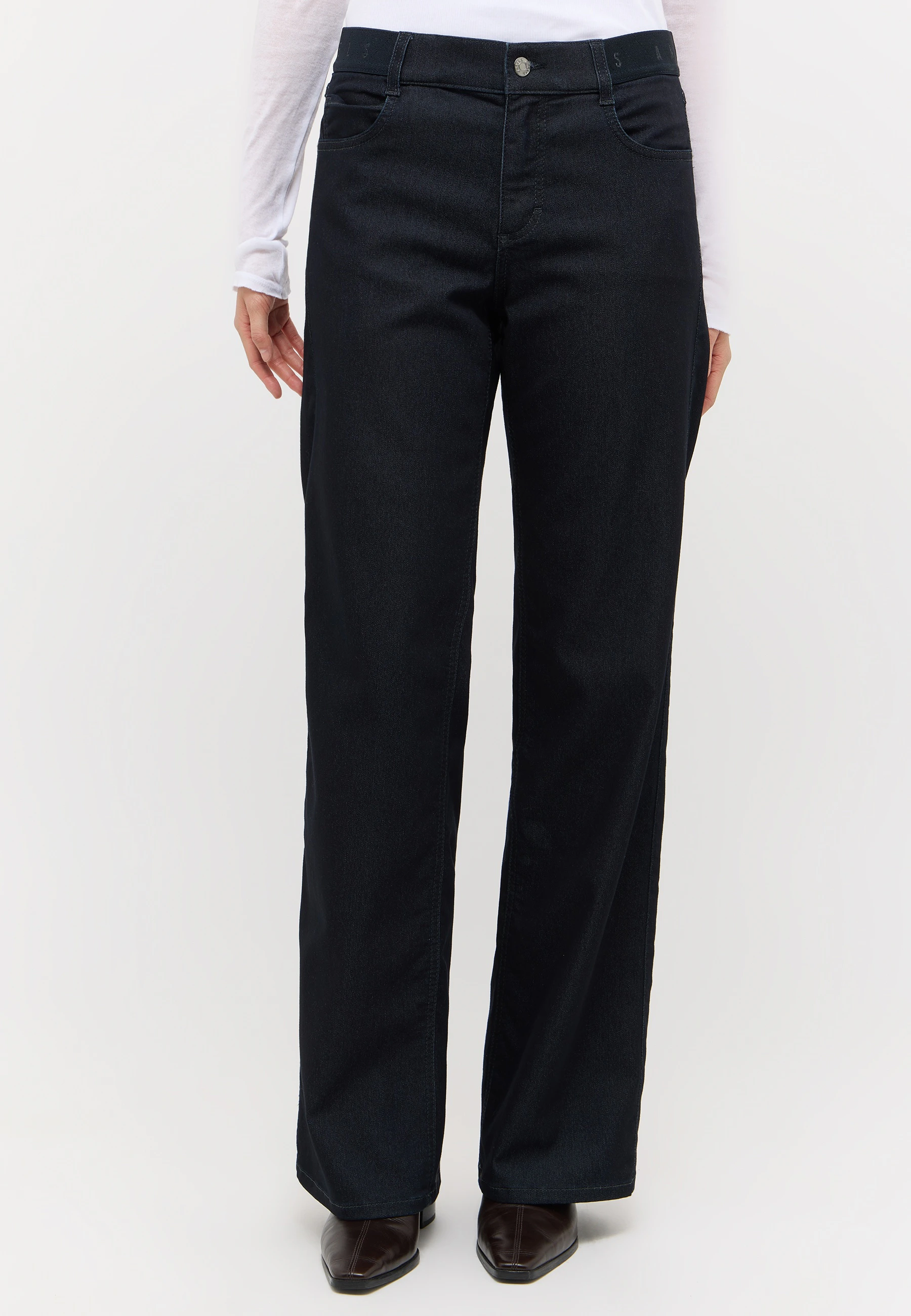 Liz Sporty yoga denim trousers