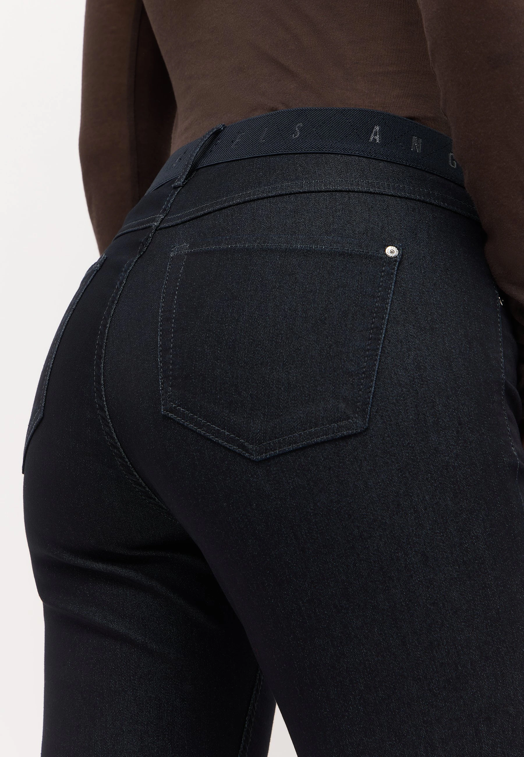Hose Ornella Sporty aus Yoga Denim