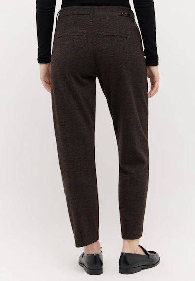 Evy Sleek barrel trousers with herringbone pattern