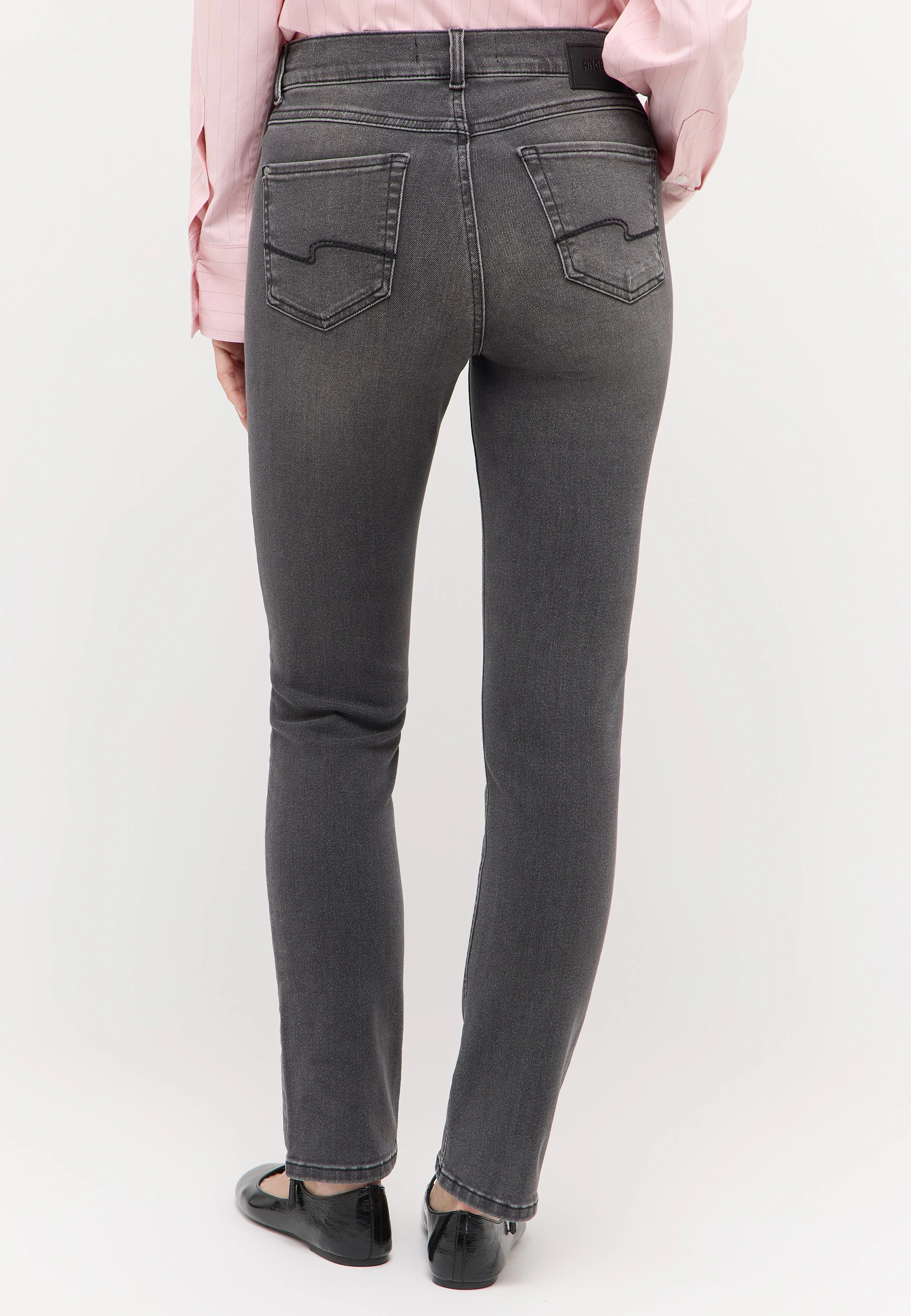 Jeans Cici mit Used-Waschung