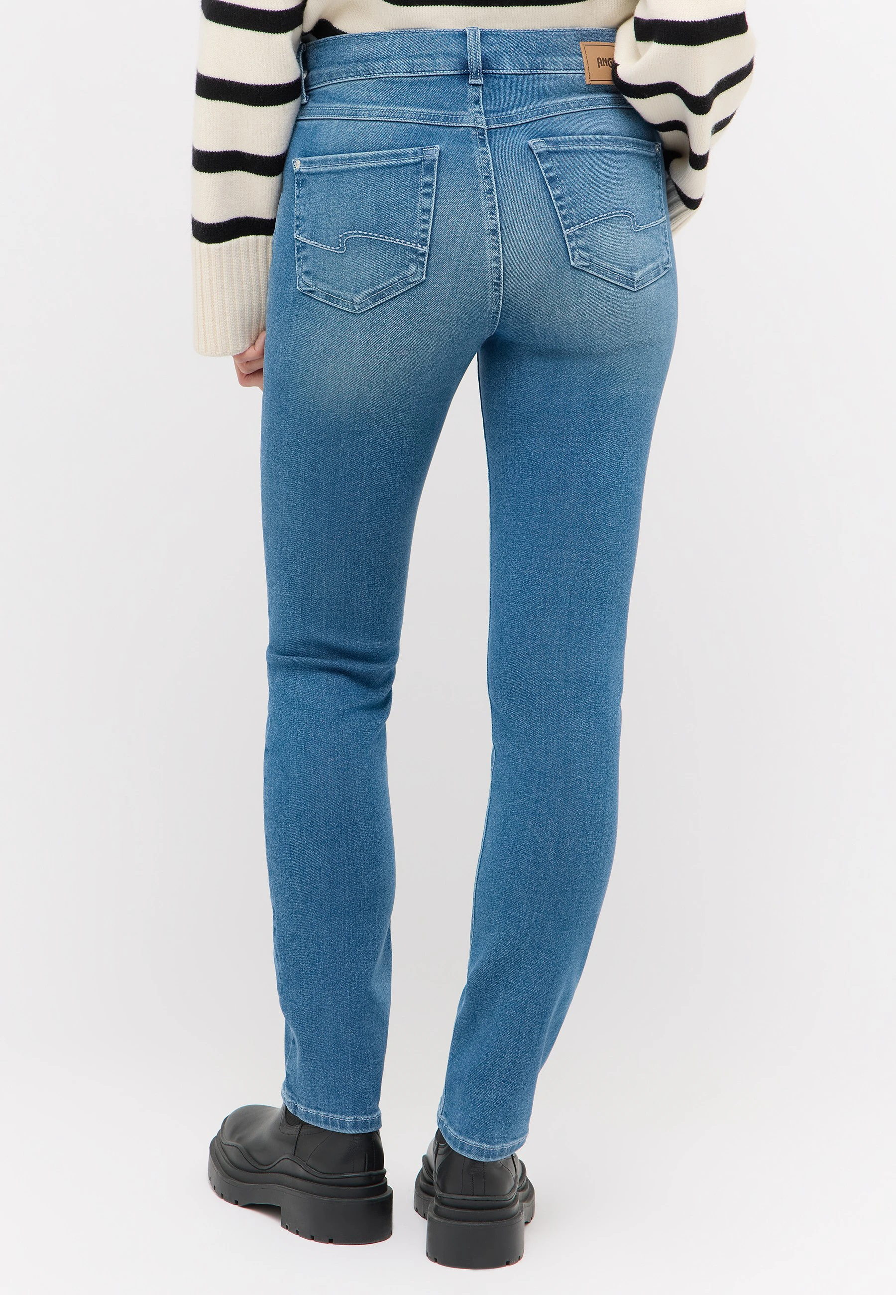 Jeans Cici mit Used-Waschung