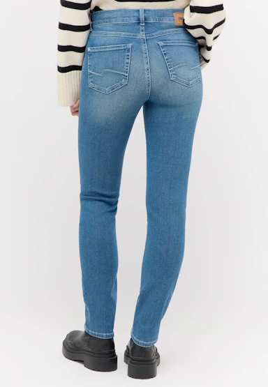 Jeans Cici mit Used-Waschung