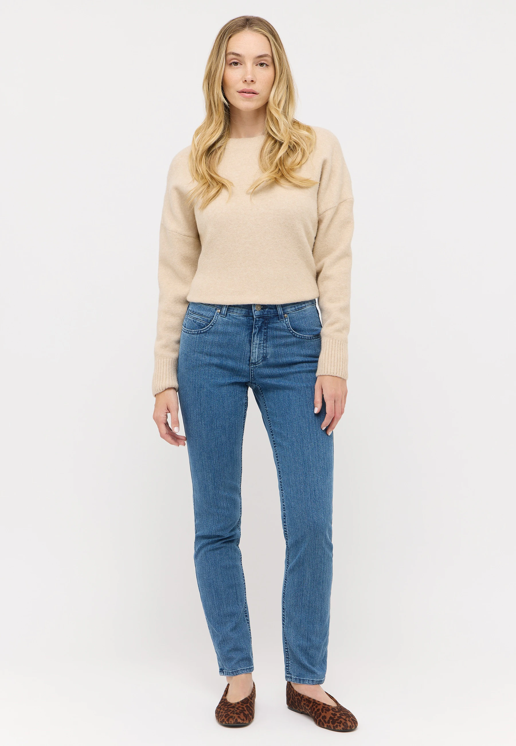Jeans Cici with sporty denim
