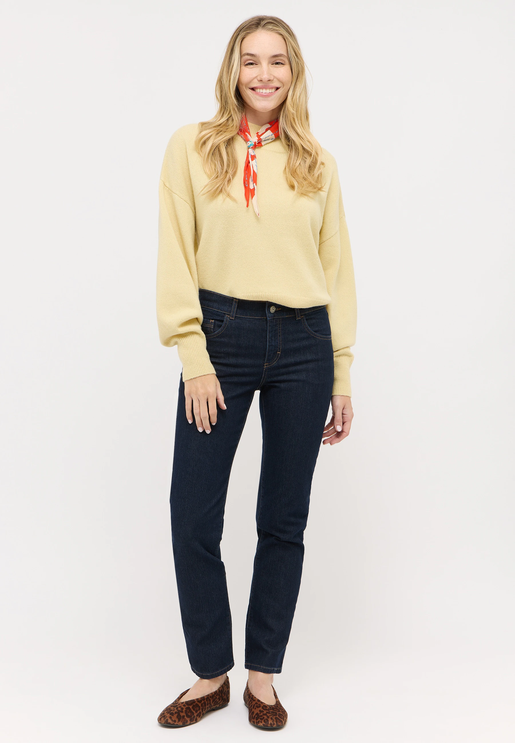 Jeans Dolly with sporty denim