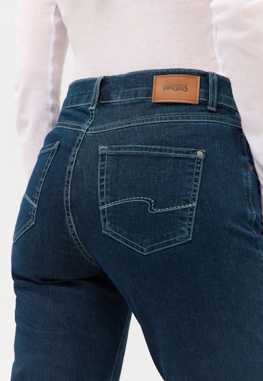 Jeans Dolly mit sportivem Denim